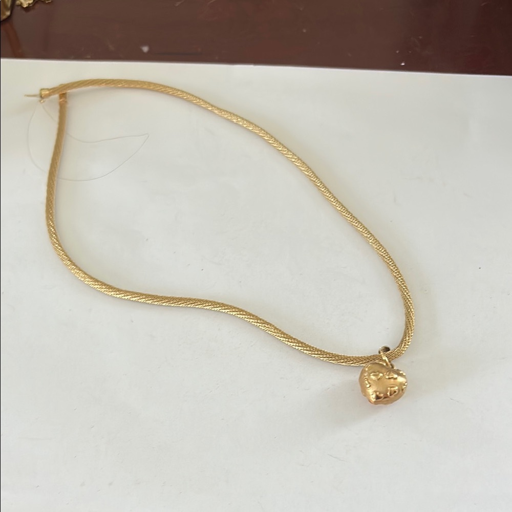 14 kt  Gold Puffed Heart Pendant Necklace